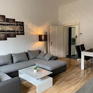  Apartment Near Yppenplatz & Brunnenmarkt Austria