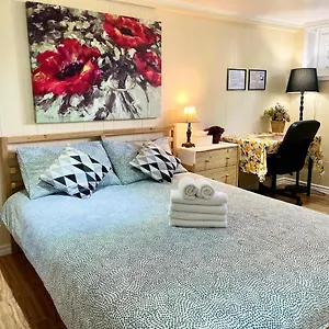  Homestay Perfect Home-private Washrooms,free Parking,high Speed Net Canada